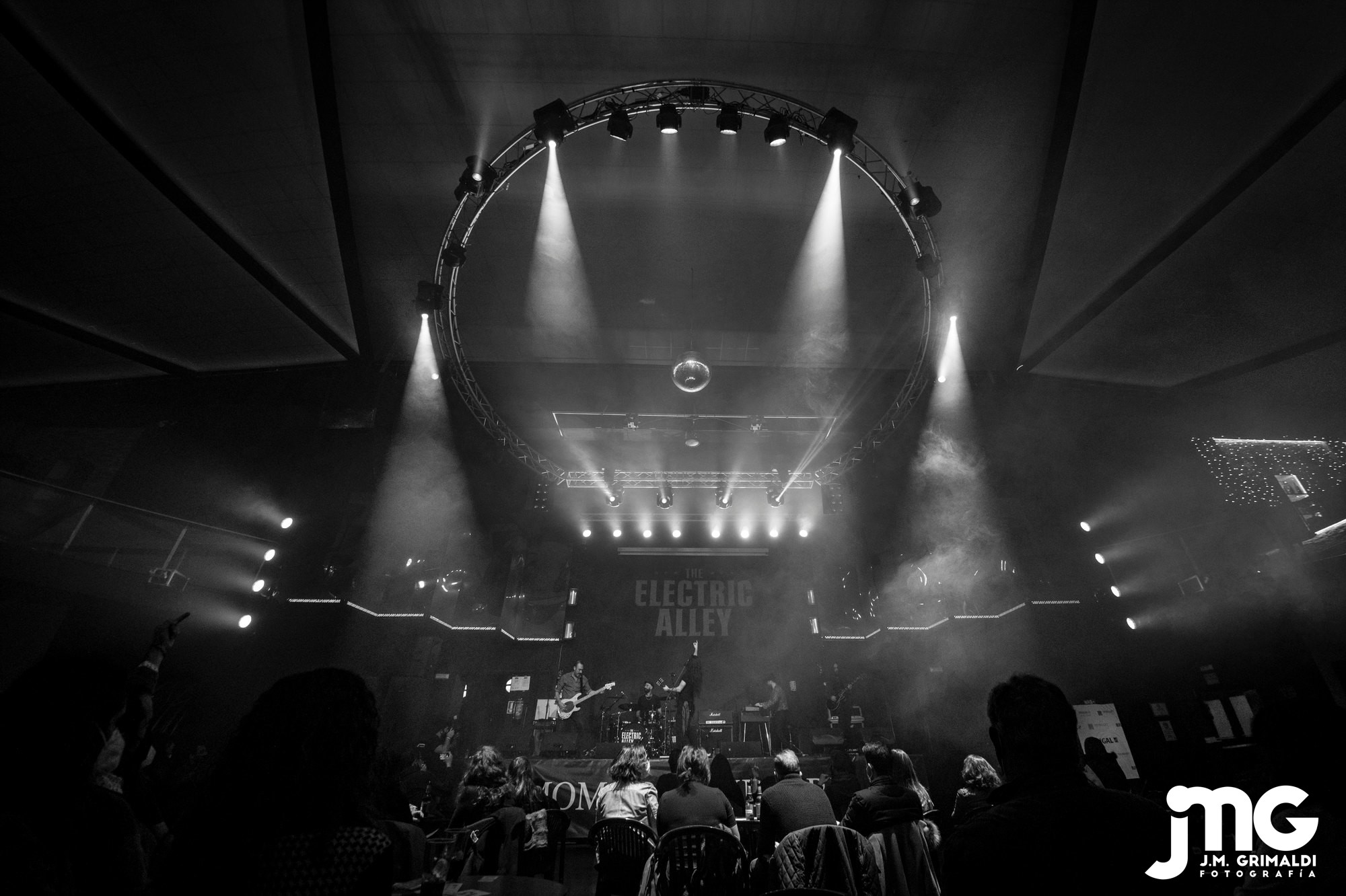 ELECTRIC ALLEY 25_JMZ2451