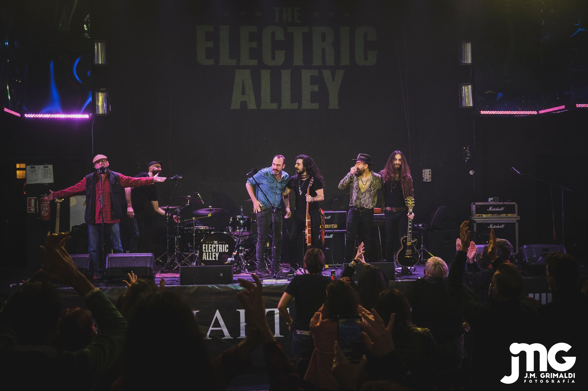 ELECTRIC ALLEY 40_JMZ2994
